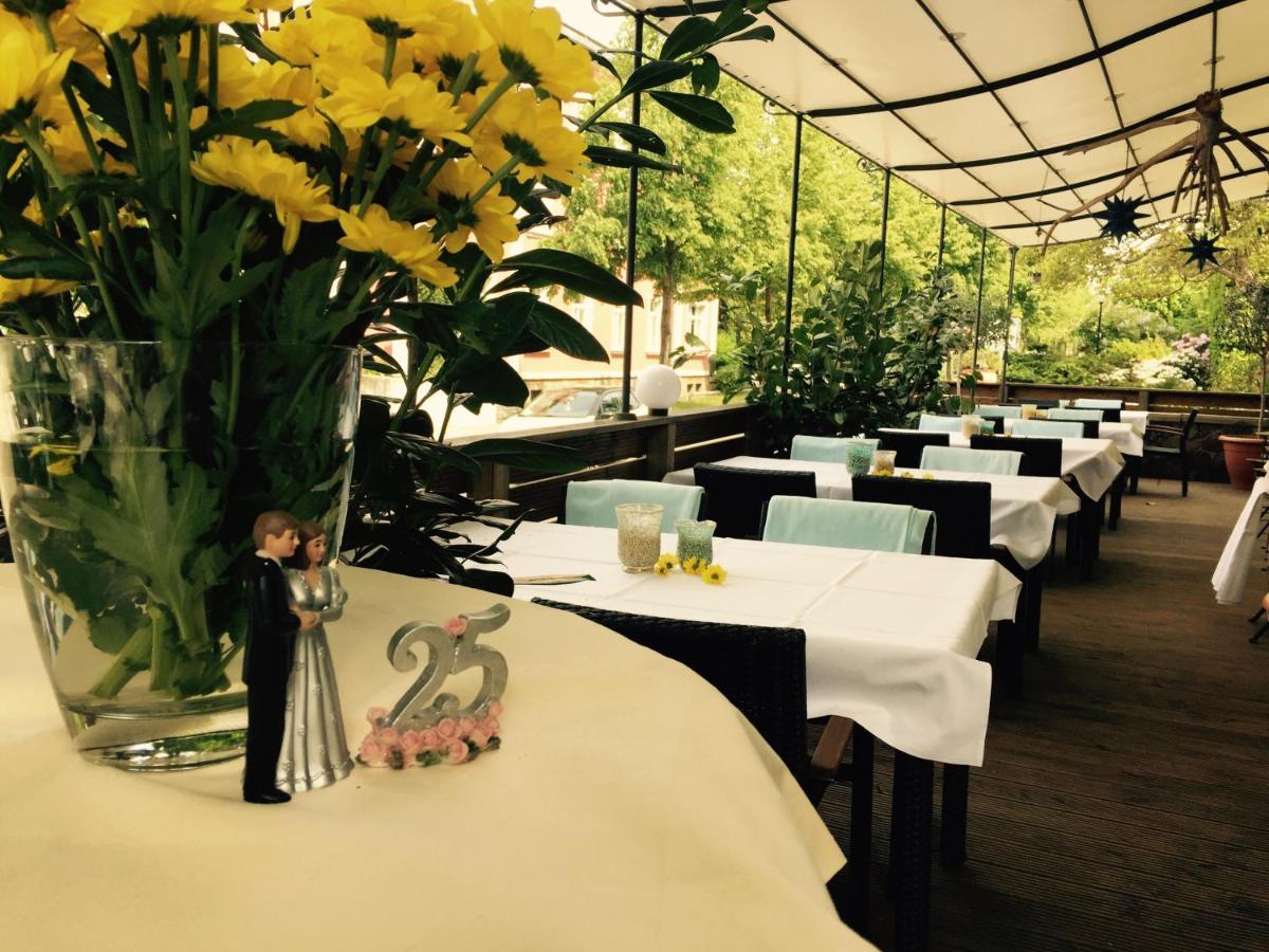 Zu Den Linden - Radebeul Pension Mit Restaurant מראה חיצוני תמונה