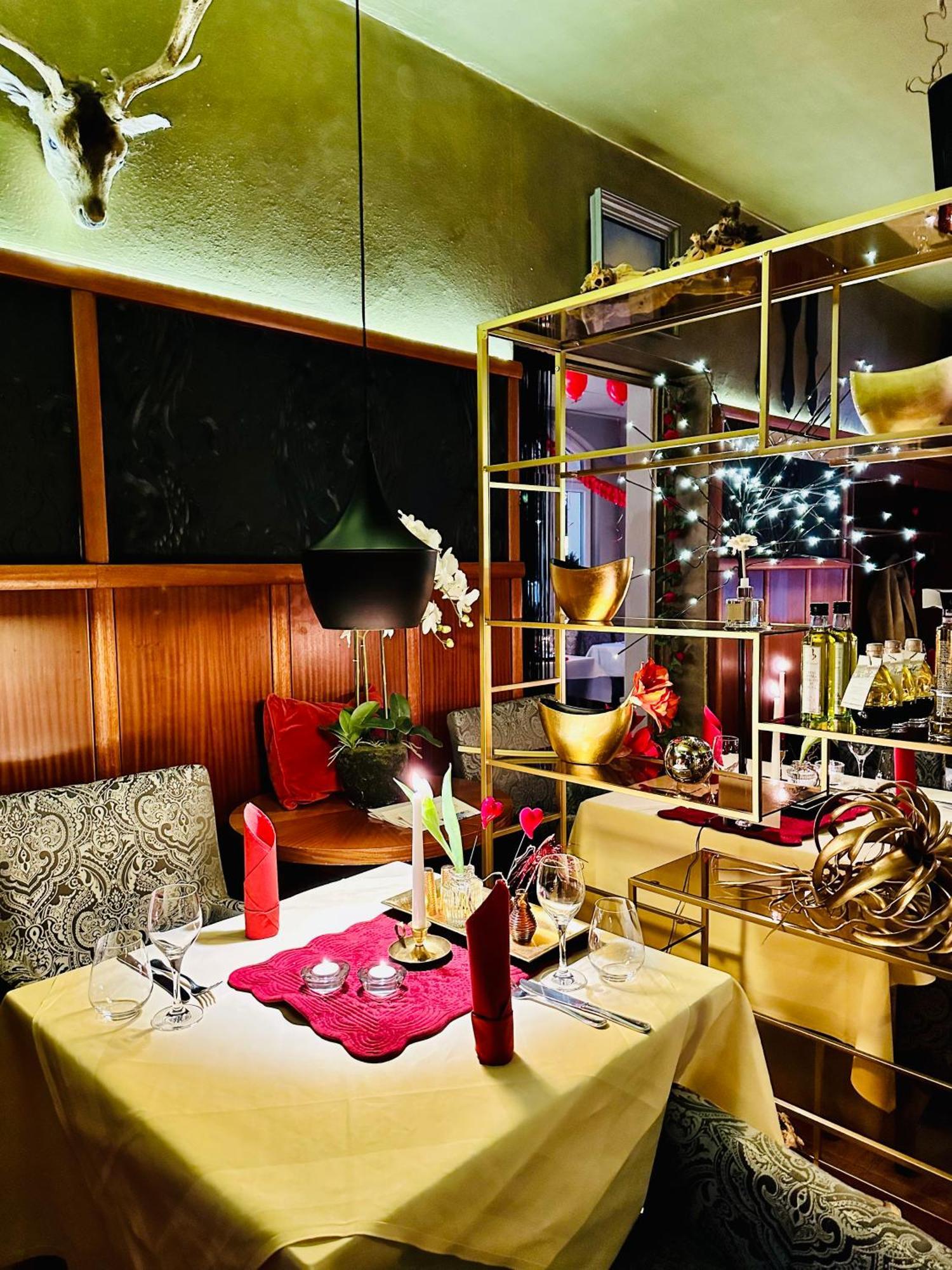 Zu Den Linden - Radebeul Pension Mit Restaurant מראה חיצוני תמונה