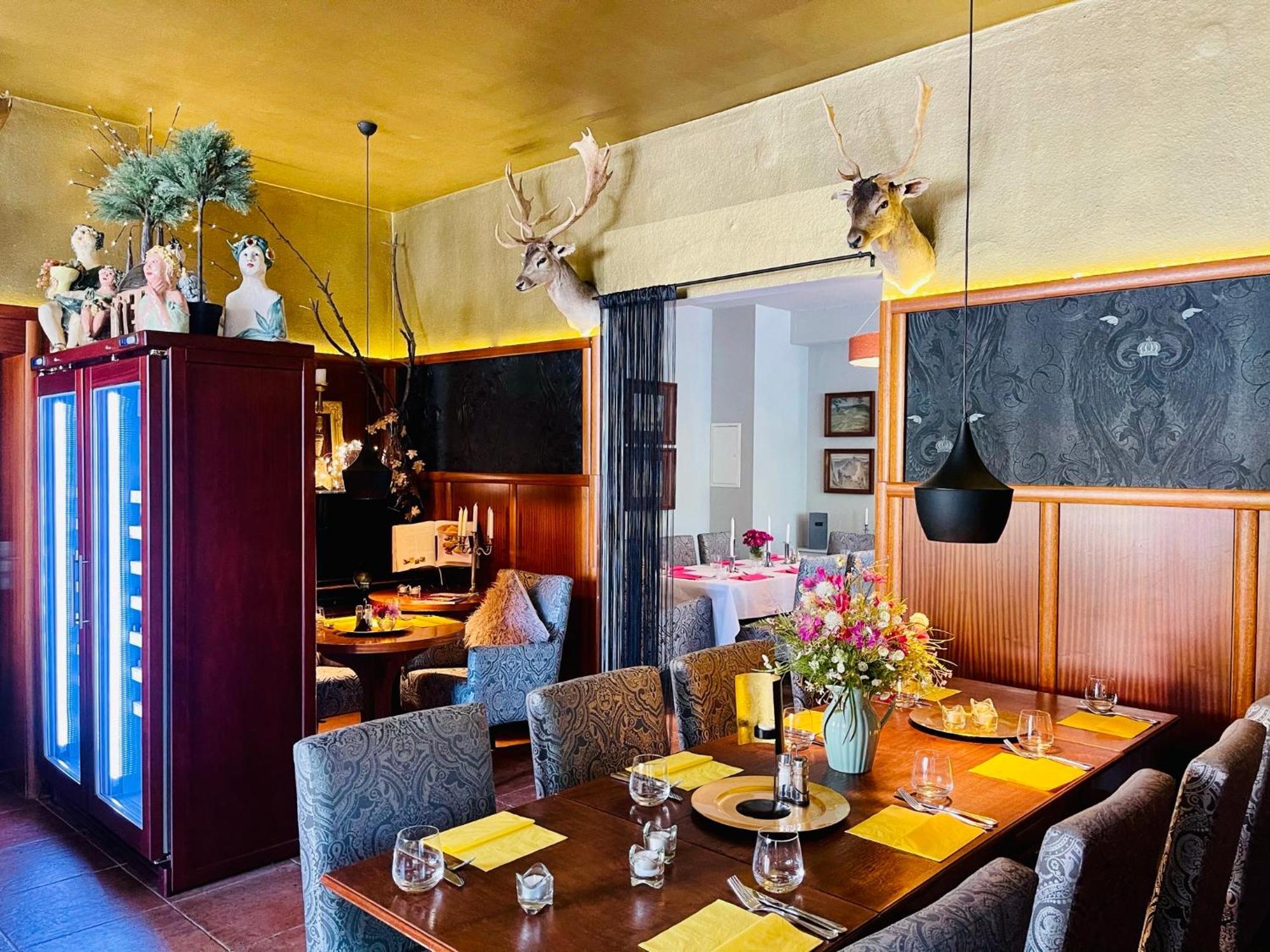 Zu Den Linden - Radebeul Pension Mit Restaurant מראה חיצוני תמונה